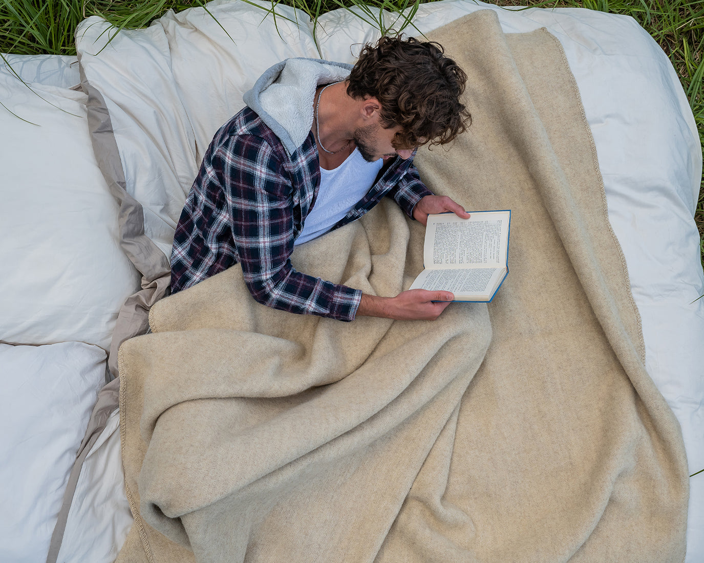 Lucero Heavy 100% Wool Blanket - Neutral Undyed Beige