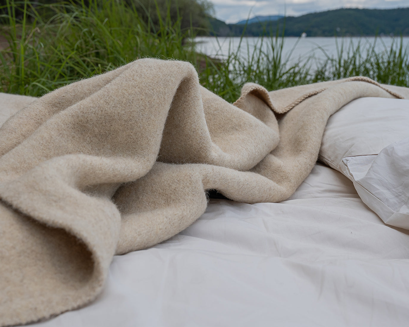 Lucero Heavy 100% Wool Blanket - Neutral Undyed Beige